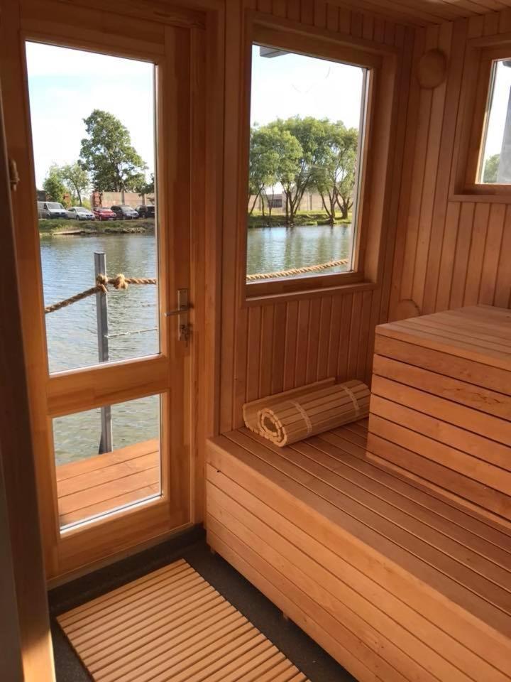 Houseboat On The Water Hotel Liepaja Exterior photo